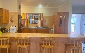 Grand Yellow Apartment